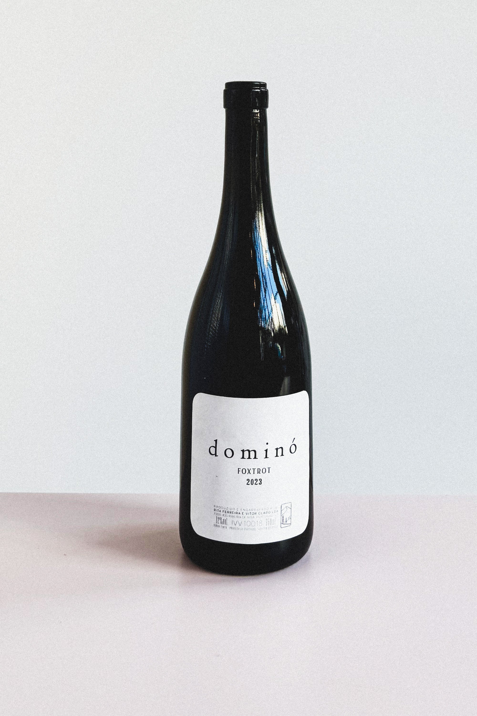 Domino / Vitor Claro – Foxtrot